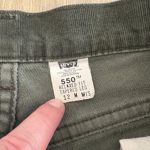 Vintage Levi's 550 Corduroy Cutoff Shorts Women's 12 MIS Olive Green Y2K Relaxed - Picture 2 of 7